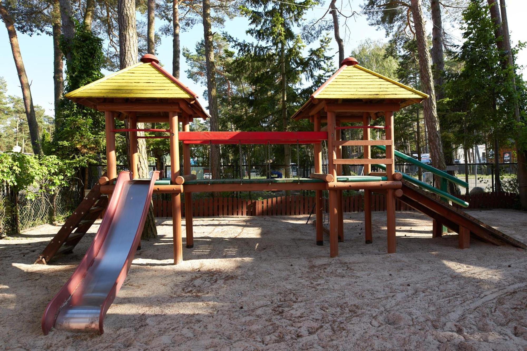 Osrodek Wypoczynkowy Relaks I Apartamenty Леба Екстер'єр фото